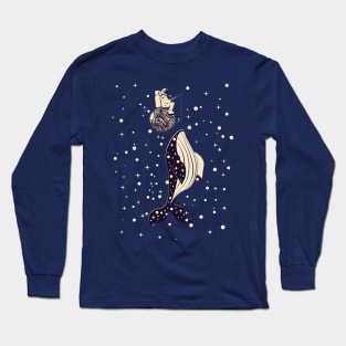 Spaceman catches whale Long Sleeve T-Shirt